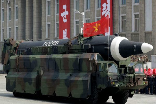 朝鲜阅兵式上所炫耀的该国的导弹（网络图片）。