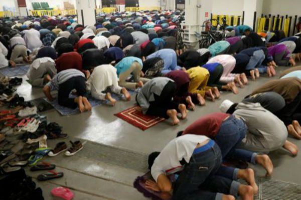 美國國務卿蒂勒森拒絕舉辦2017年齋月節活動。從5月27日開始，許多國家的穆斯林開始了為期一個月的齋戒和祈禱。（網絡圖片）