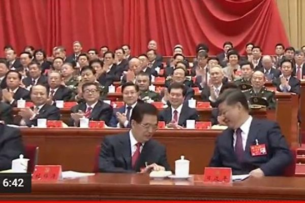 习近平这样做令颤颤巍巍 身体羸弱江泽民情何以堪 Ozvoice