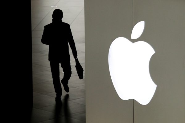 川普贸易战对中国出口美国产品造成了影响，图为苹果电脑标准，目前苹果手机组装厂商富士康已经将部分产能转移到了东南亚。