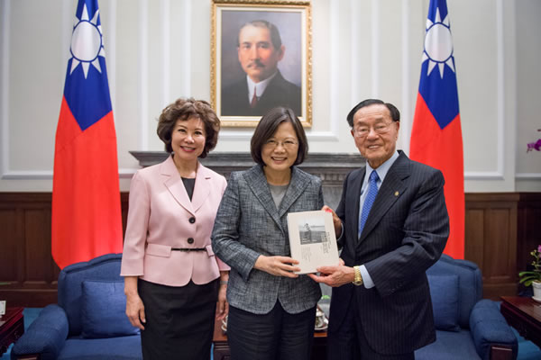 川普交通部長趙小蘭家世揭秘 爺爺文革中慘遭打死 趙小蘭 趙以仁 趙錫成 川普交通部長 希望之聲