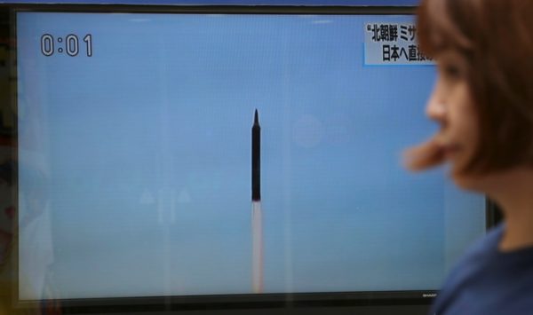 韩国媒体上月报道朝鲜的洲际弹道发射（图源：AP)