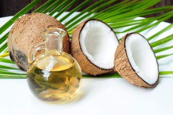 椰子油（图片来源：维基百科）