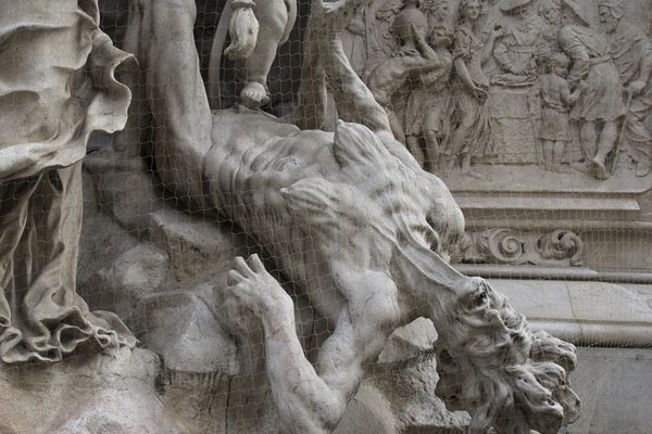 欧洲鼠疫纪念石雕（图片来源：维基百科）