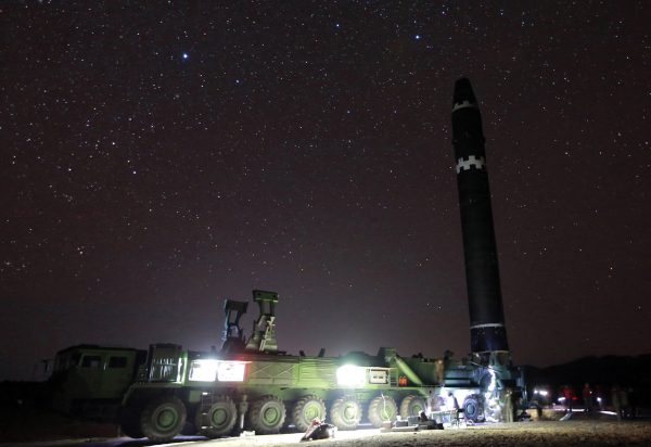 1月29日朝鮮試射最新一枚洲際彈道導彈前準備情景。(Korean Central News Agency/Korea News Service via AP)