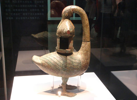 西汉雁鱼铜灯 (图片来源 网络)