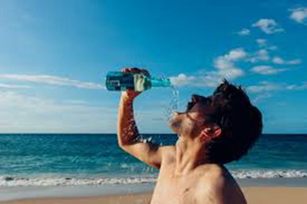 喝水能排毒也可中毒，还是要因人而异的好。 （pixabay）
