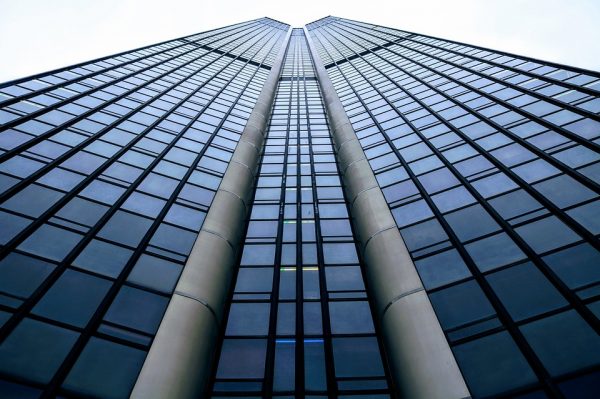 地心世界裡邊的摩天大樓 (圖片：pixabay 示意圖）