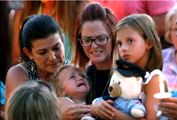 母女三人出席葬礼的悲痛场面深深刺痛了公众的心 (图片：LESMA YouTube/截图)