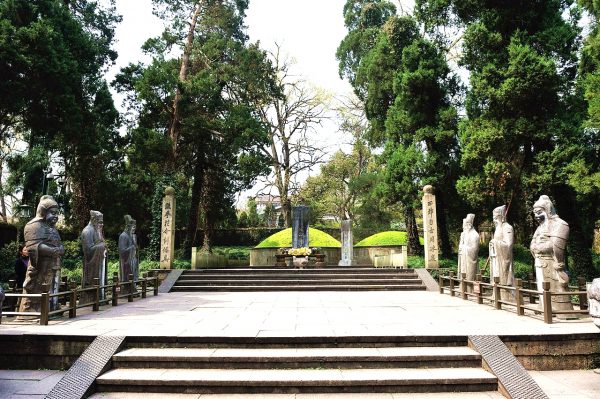 Lăng mộ vua Yue ở Hàng Châu (Ảnh: Siyuwj /wikipedia)