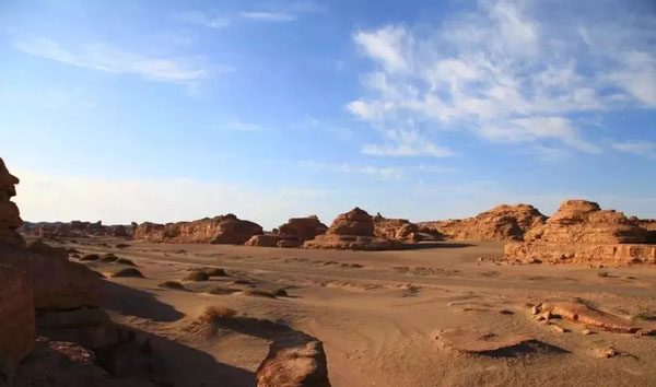 漫天的黄沙埋住了楼兰国 （示意图，图片来源：网络图片 ）