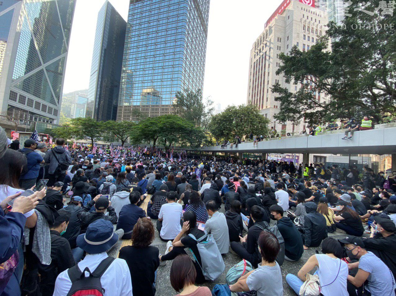 組圖 視頻 12 1港人抗議活動 二 感謝美國保護香港大遊行 感謝美國保護香港大遊行 反送中 希望之聲