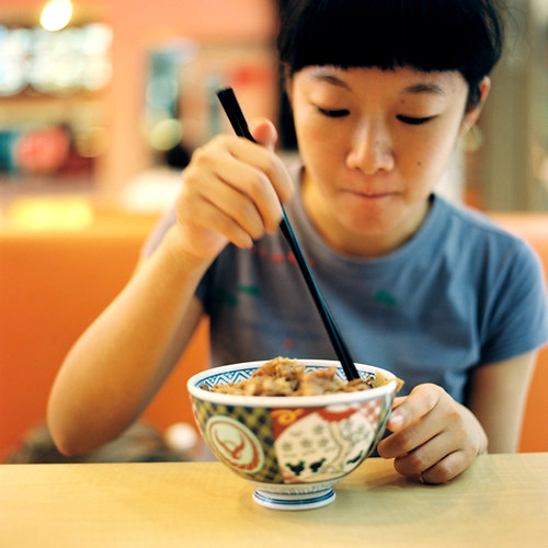 吃、吃飯(圖片: xiu xiu/ Flickr，CC BY-ND 2.0 )