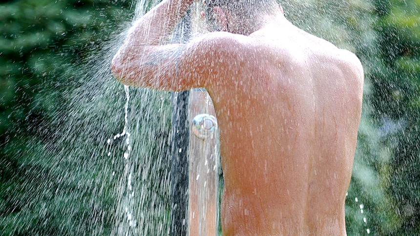 洗澡、淋浴  (Ordinary Guy /WikimediaCommons,CC BY 2.0)