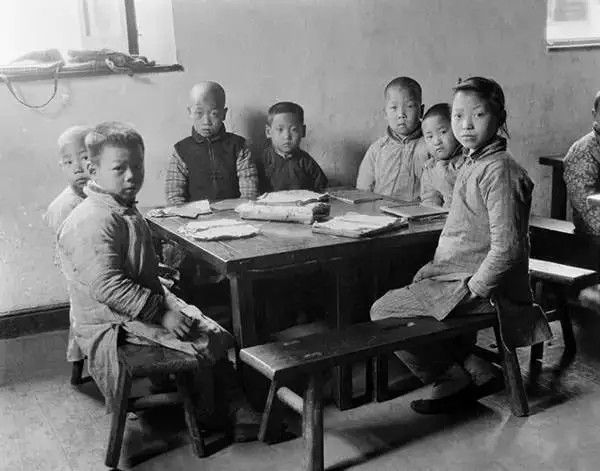 杭州的私塾，摄于1917年-1919年之间。（图片：甘博摄影）