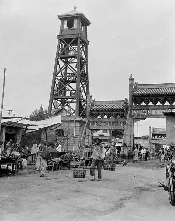 北京观火台，摄于1917-1919之间。（图片：甘博摄影）