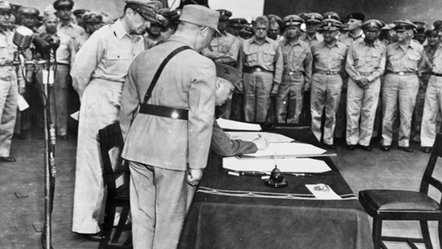 中华民国代表徐永昌将军在日本投降书上签字确认。（图片：维基）
