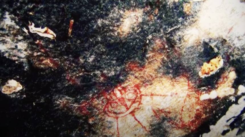 印度神秘山洞壁畫驚現外星人