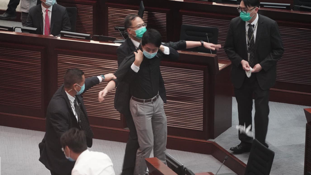 香港3民主派议员今早再度被捕被指 妨碍国歌法审议 香港 立法会 民主派议员 拘捕 国歌法 希望之声