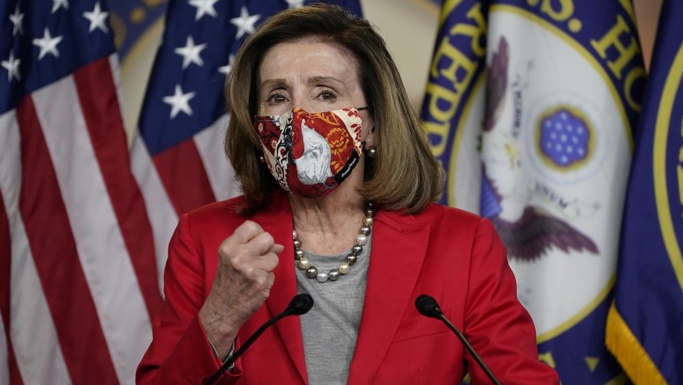 圖為眾議院議長南希·佩洛西（Nancy Pelosi）在記者會上發言。（圖片來源：AP Photo）