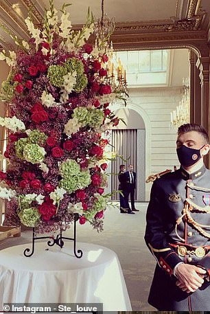 法國媒體踢爆，馬克龍夫婦去年花了近60萬歐元買鮮花放官邸。（圖片來源：Instagram）