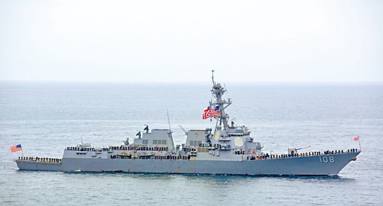 有分析指，台湾取代南海成为美中最大的潜在冲突点。图为去年多次巡航南海的美驱逐舰麦尔号。