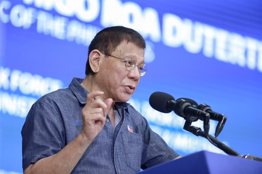 中國和菲律賓南海主權紛爭持續延燒。菲律賓總統杜特蒂說，對中國「欠了很多感謝」，但在保護國家利益上，馬尼拉當局不能讓步。