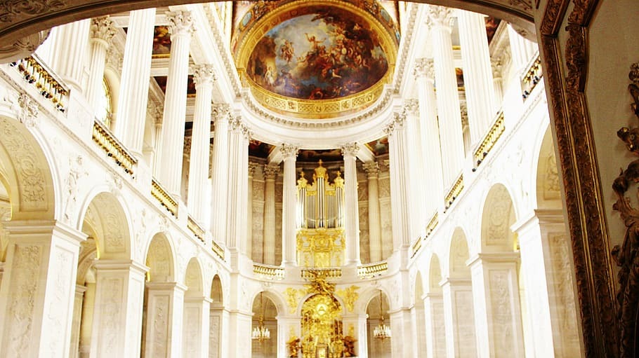 美麗的凡爾賽宮，其中鏡廳最著名。