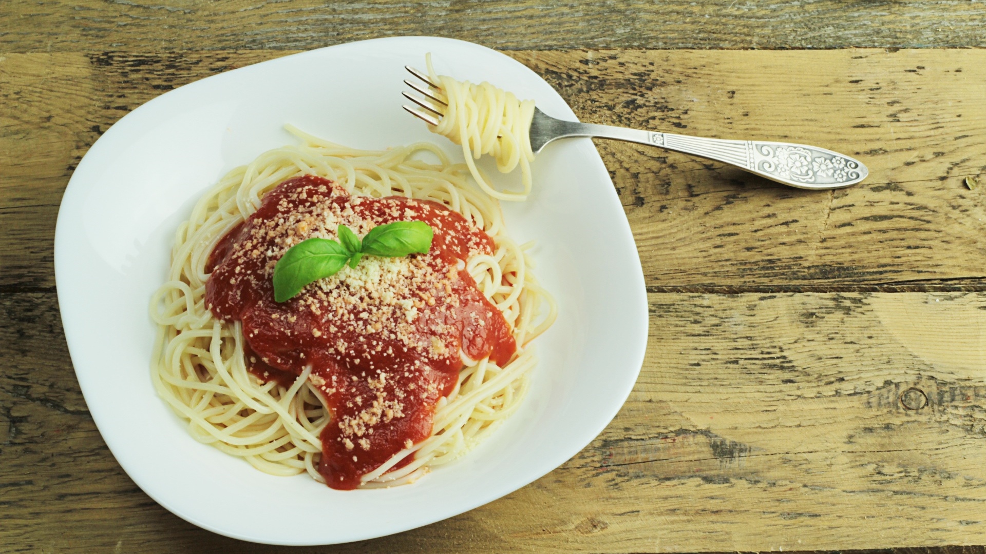 晚餐主食通常是意大利麵，配上一些色拉、水果或奶酪（圖片來源：Pixabay）