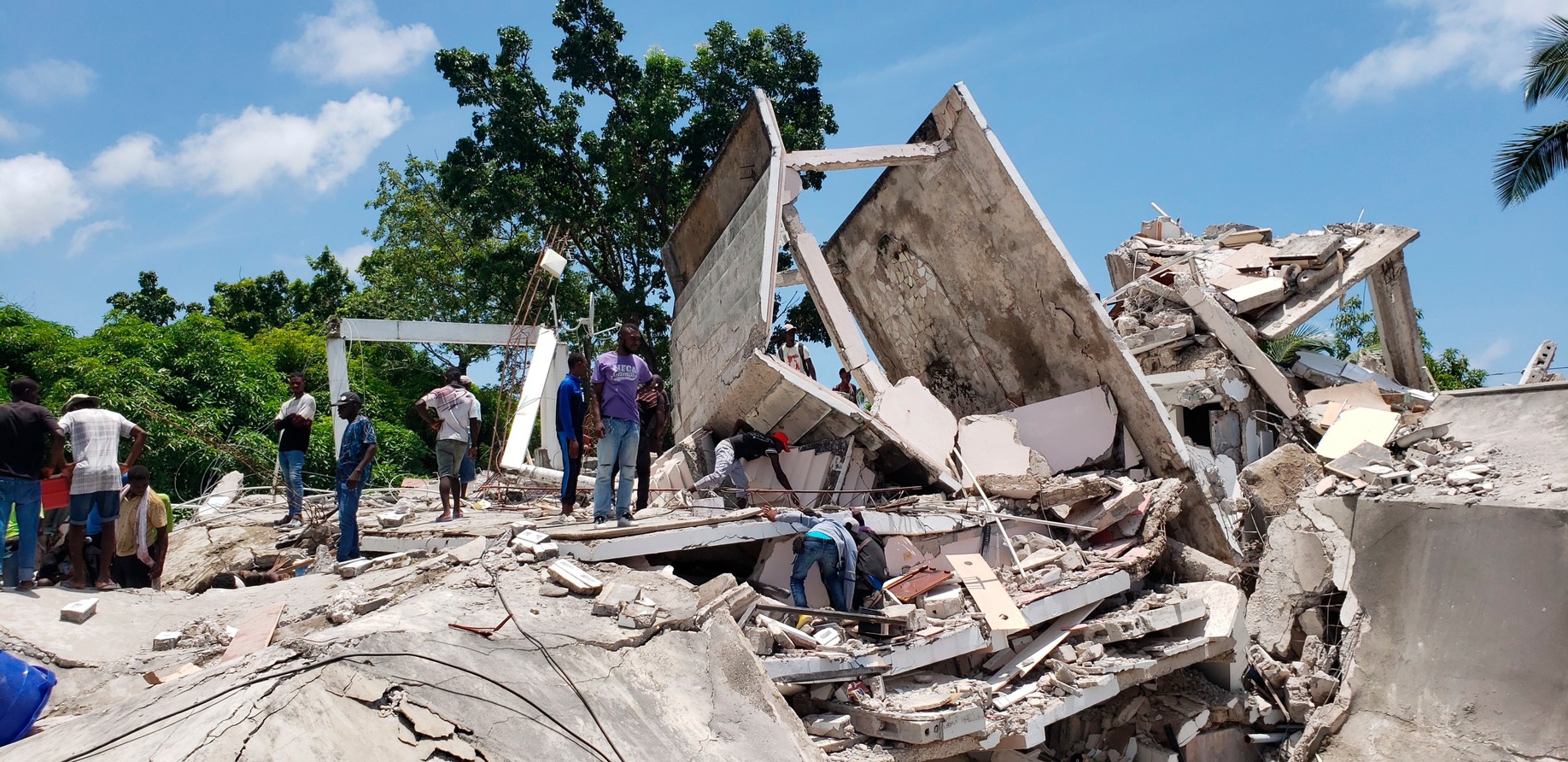 海地地震已致304人死亡，海地进入紧急状态_凤凰网视频_凤凰网