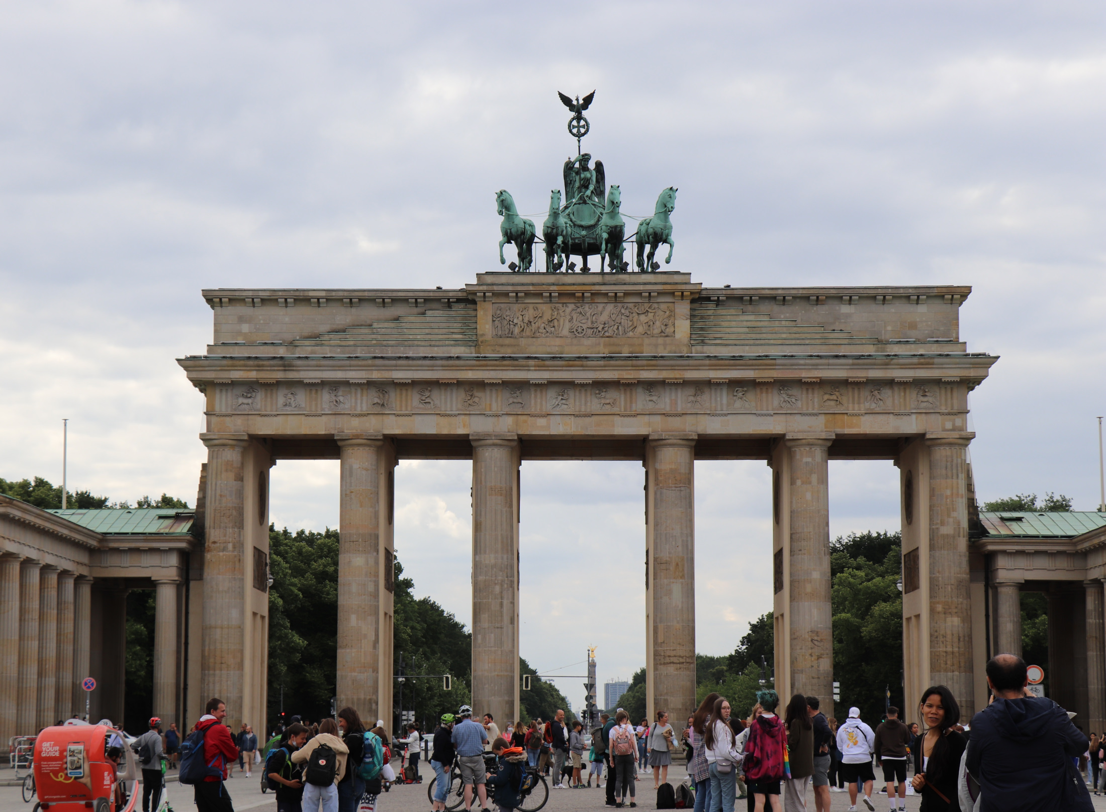 勃蘭登堡門見證了柏林、德國、歐洲乃至世界的許多重要歷史事件，也是舉行柏林牆倒塌周年慶祝的地方。（李靜蘭/SOH）