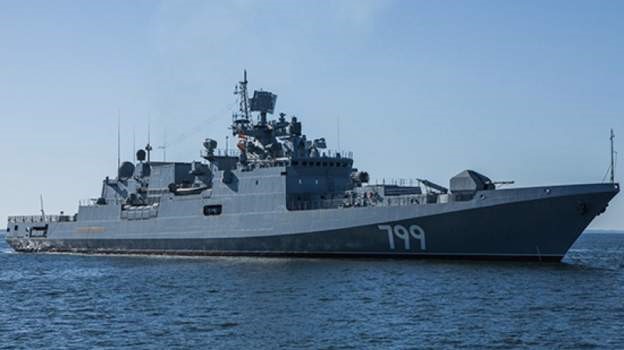 乌克兰媒体5月6日报道，俄罗斯军舰马卡罗夫海军上将号在黑海被乌克兰导弹击中。（图：网络图片）