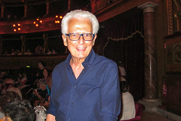 2022年6月18日下午，Leonardo Samonà觀看了神韻紐約藝術團在意大利巴勒摩馬西莫劇院的第四場演出。（麥蕾／大紀元）