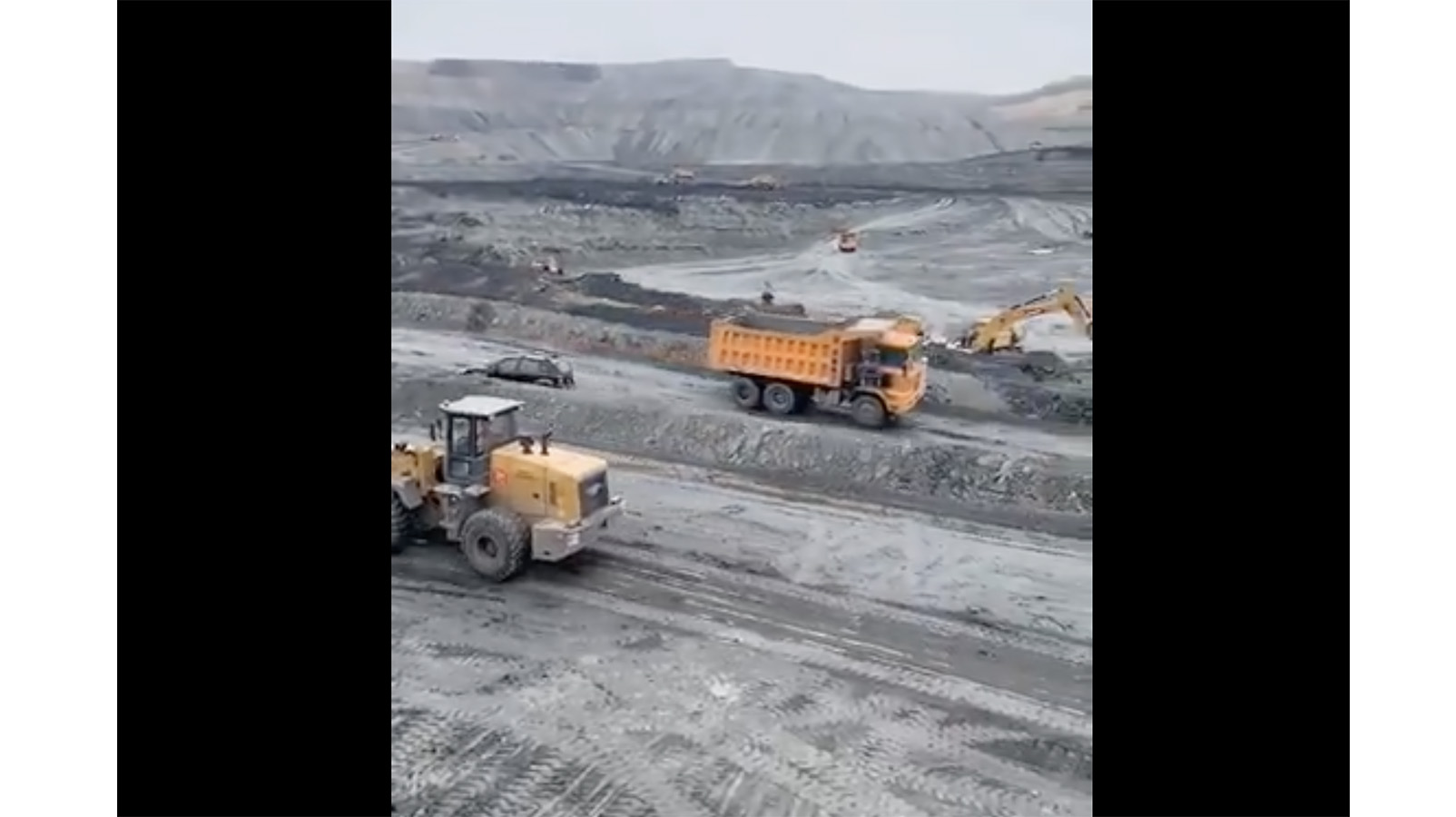 同煤集团石湖煤矿澡堂坍塌造成矿工一死两伤