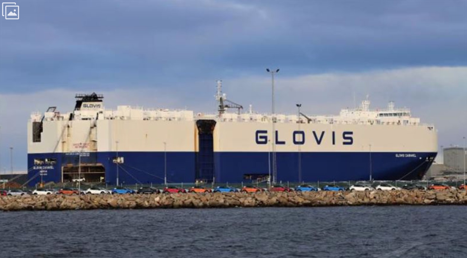 承接車輛運輸業務的巴拿馬籍貨輪Glovis Caravel號