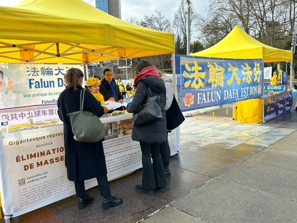 On January 23, 2024, Falun Gong practitioners clarified the truth at the Place des Nations in Geneva (Photo: Photo by Wen Simin/Voice of Hope)