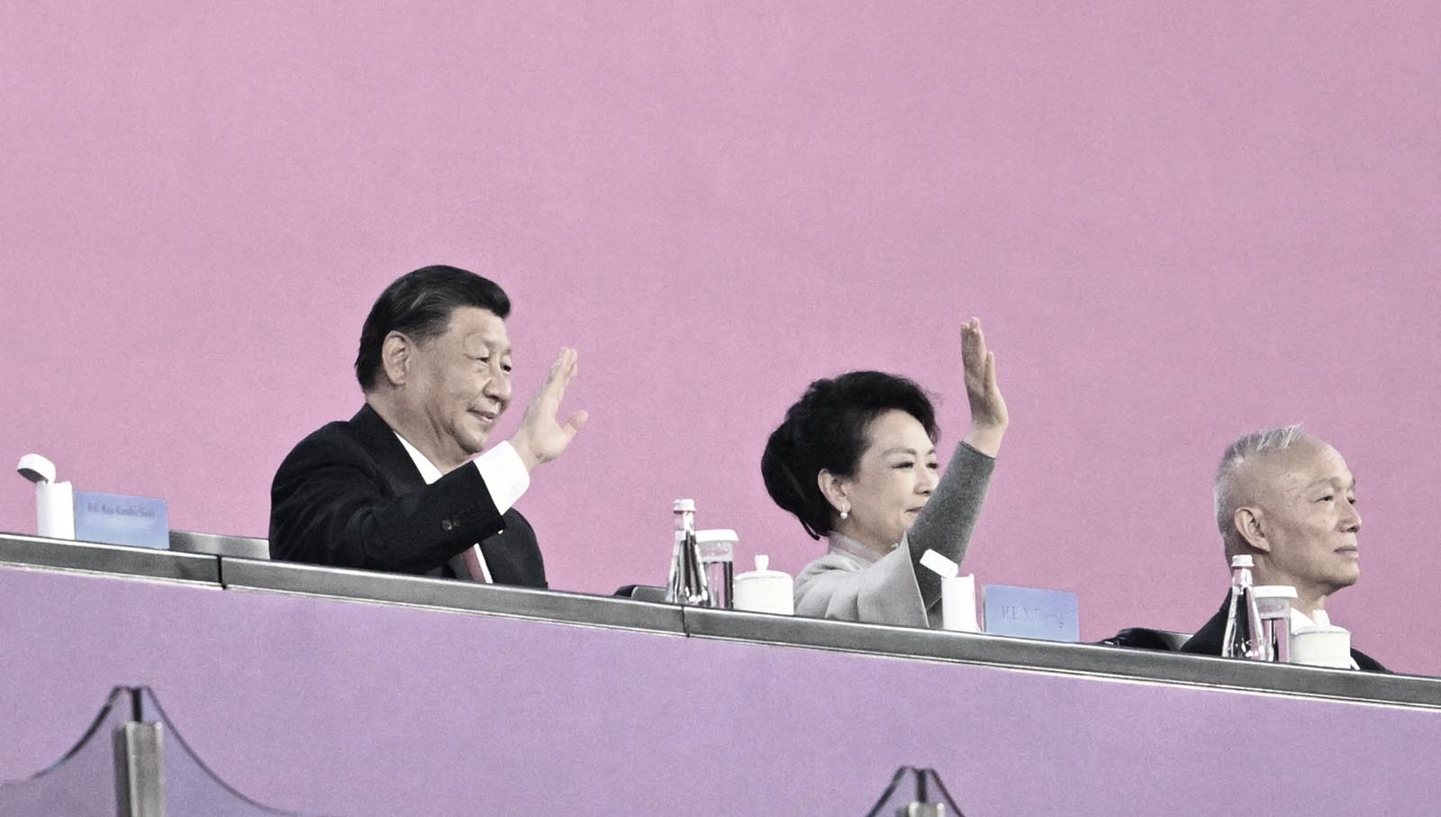 The first lady’s travel specifications are comparable to those of deputy state-level Akio Yaita: Peng Liyuan’s role in politics may be greater than Jiang Qing | Peng Liyuan | Peng Liyuan’s politics |